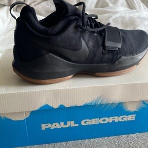 PG 1 basketball shoes
